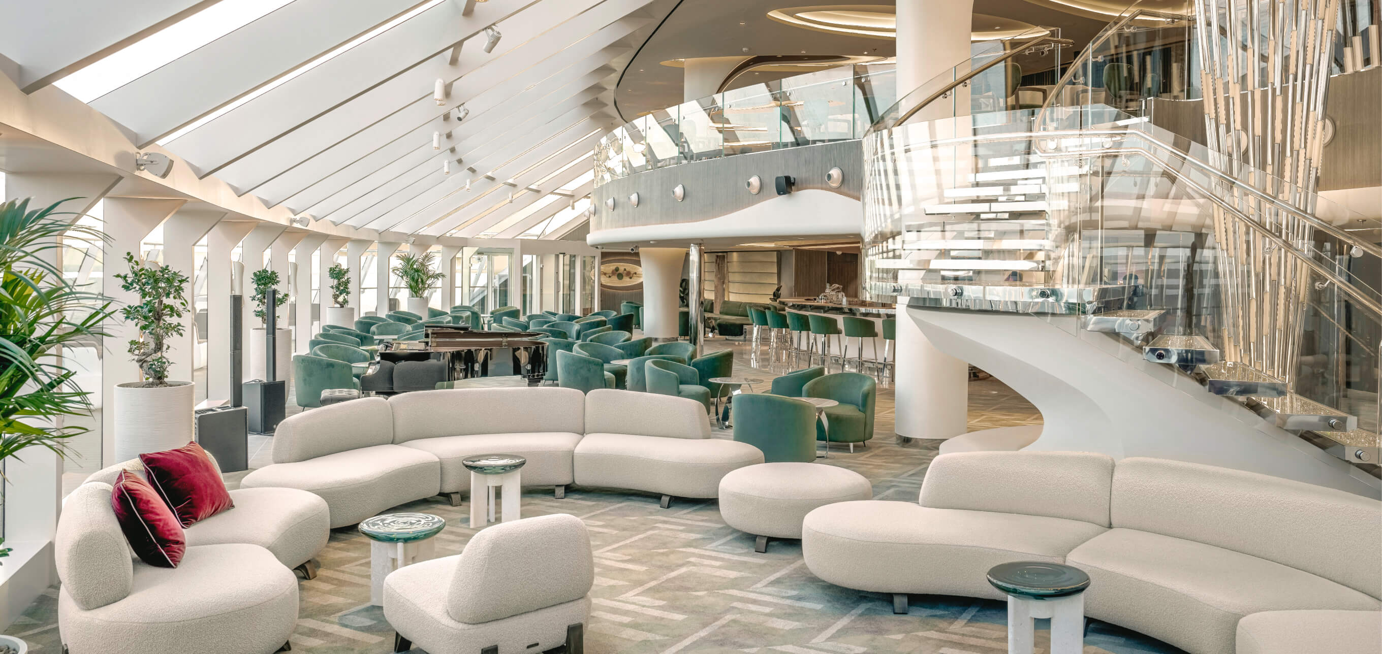 Enjoy exclusive Yacht Club lounges onboard MSC World America | MSC Cruises